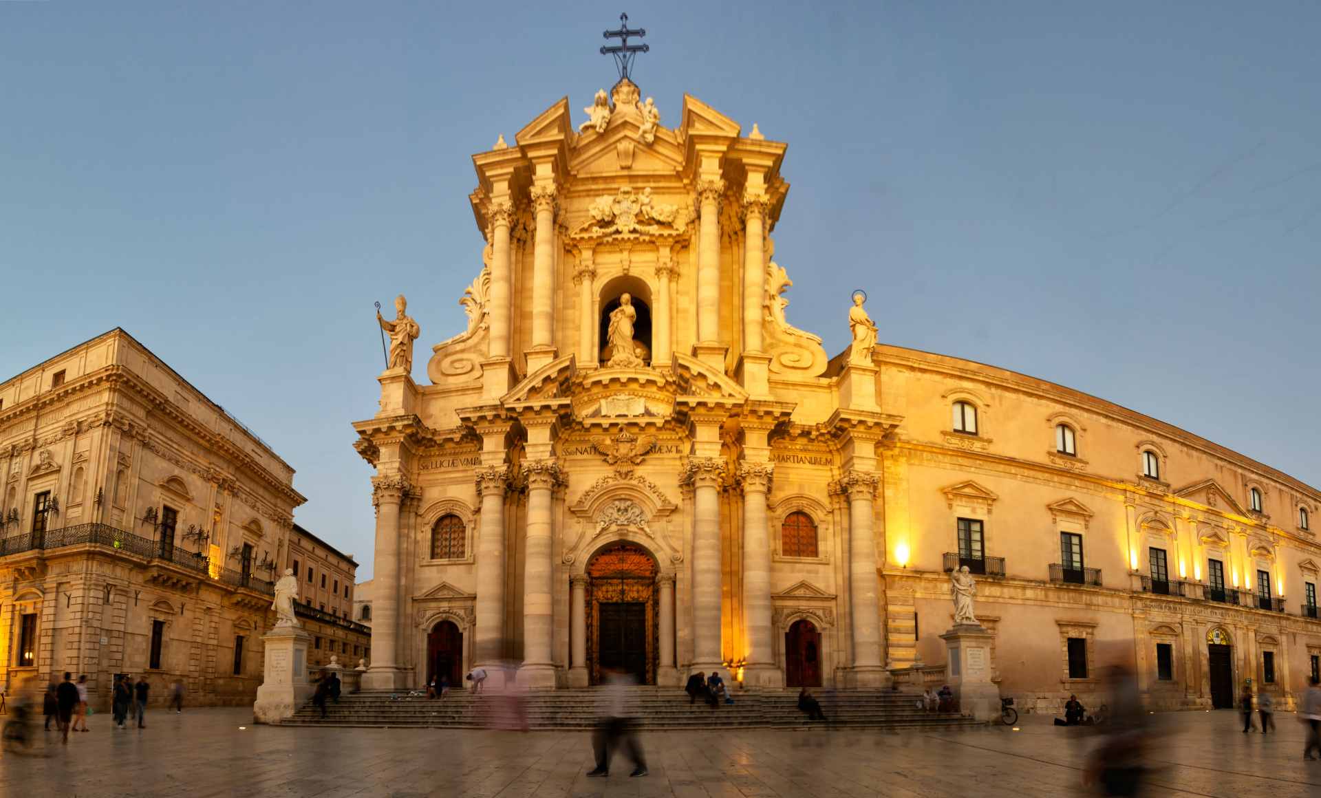 Siracusa, Sicilia en transporte público. Itinerario de Viaje a Sicilia, Itinerario de viaje Siracusa, cosas que hacer cerca de Siracusa y Ortigia.