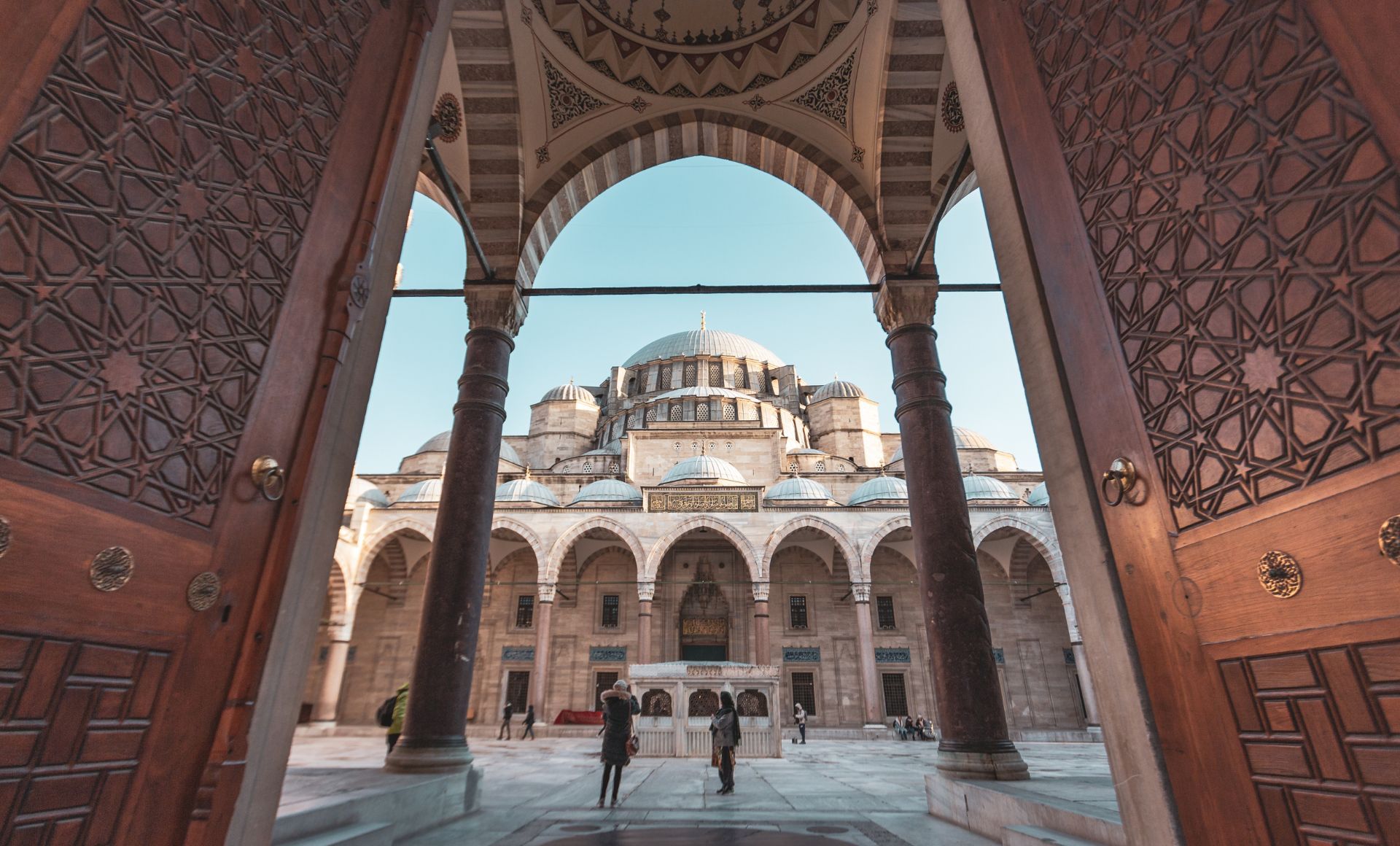 GUÍA PRÁCTICA PARA VIAJAR A TURQUÍA: CONSEJOS DE TRANSPORTE, ALOJAMIENTO Y MÁS