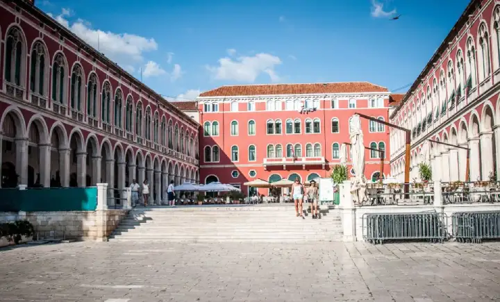 Plaza de la república de Split, Itinerario de viaje por split, qué ver en Split