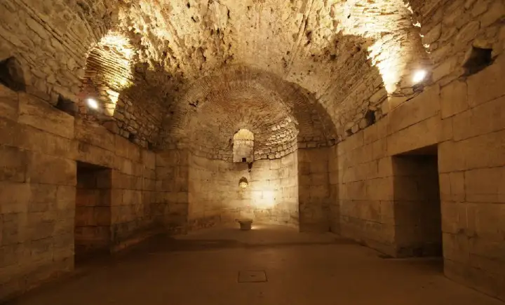 Vestíbulo del Palacio de Dioclesiano en Split, Itinerario de viaje por split, qué ver en Split, Palacio Dioclesiano